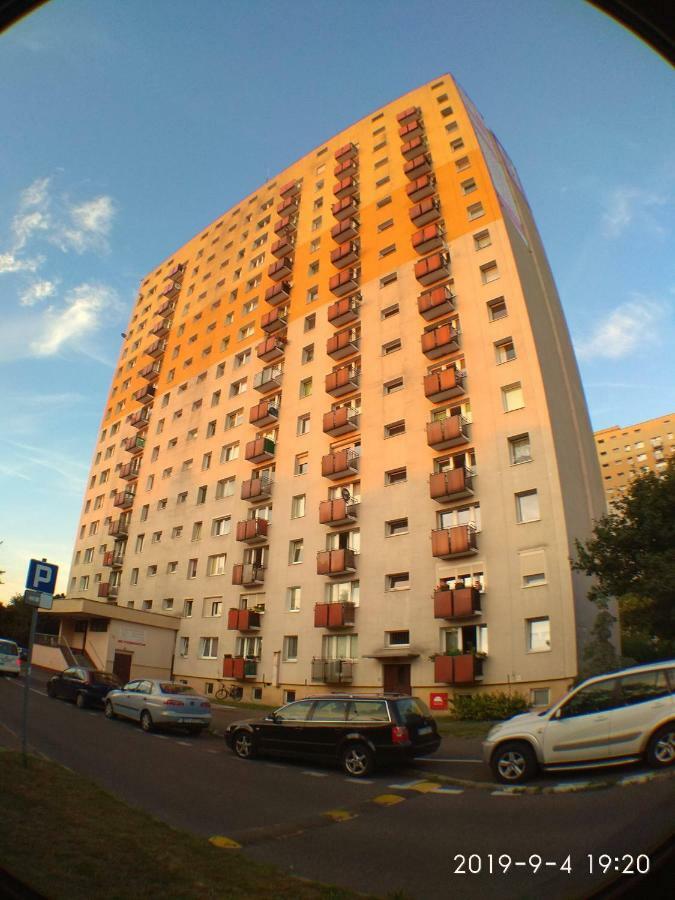 2020 Zwyciestwa 18 - Mieszkanie / Kawalerka / Studio Познань Экстерьер фото